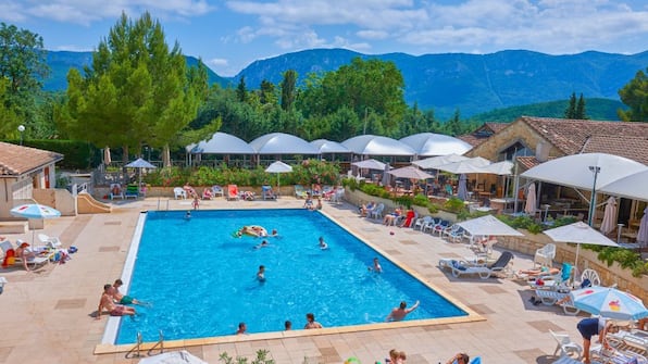 Buitenzwembad - Vakantiepark L'Espinet Buitenzwembad - Vakantiepark L'Espinet