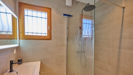 Badkamer - Vakantiepark L'Espinet Badkamer - Vakantiepark L'Espinet