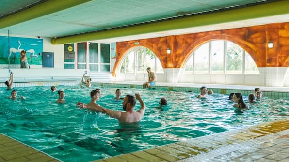 Binnenzwembad - Recreatiepark Scherpenhof