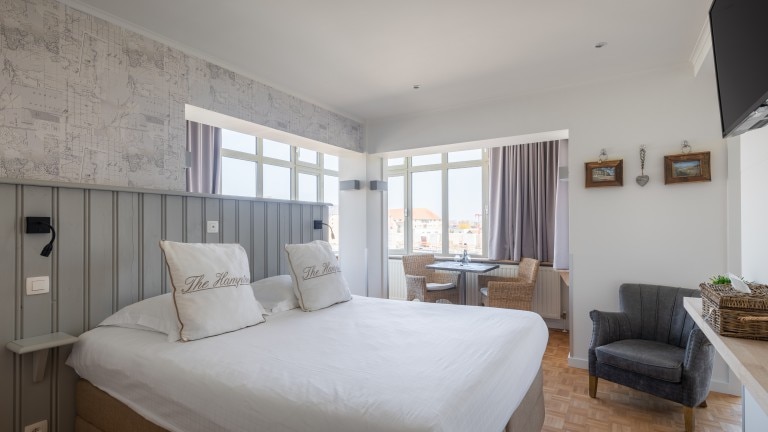 Terras studio - West Bay Hotel