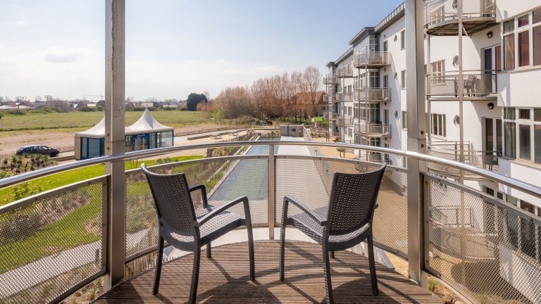 Terras studio - West Bay Hotel