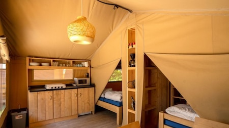Keuken en slaapcabines - RCN Camping La Ferme du Latois