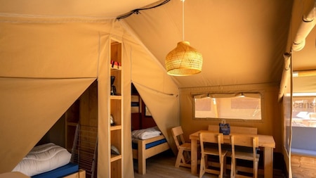 Keuken en slaapcabines - RCN Camping La Ferme du Latois