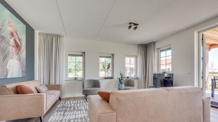 Woonkamer - HUB Resort Knuitershoek