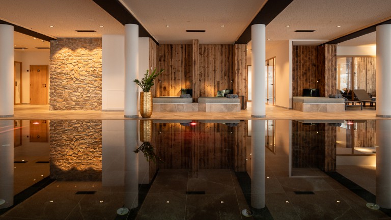 Zwembad - ADEA Lifestyle Suites