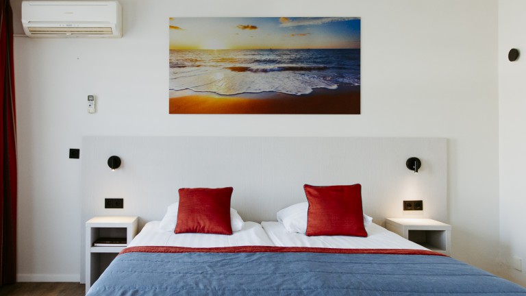 Familiekamer met bad en terras- Hotel Restaurant Victoria