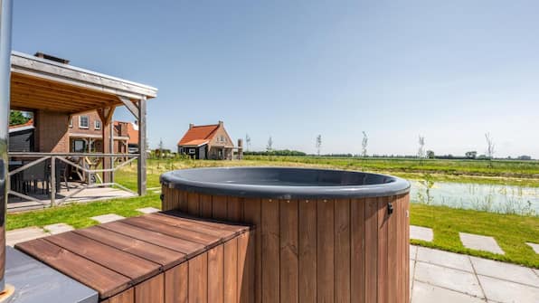 Villa met sauna  en hottub - HUB Resort Knuitershoek