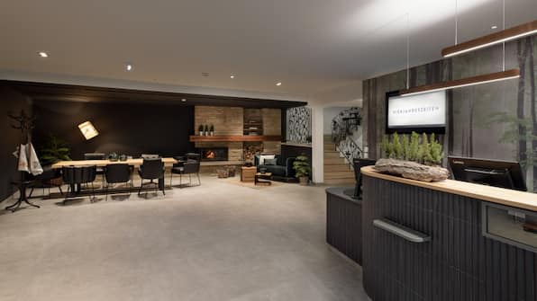 Receptie - Hotel VierJahreszeiten am Seilersee