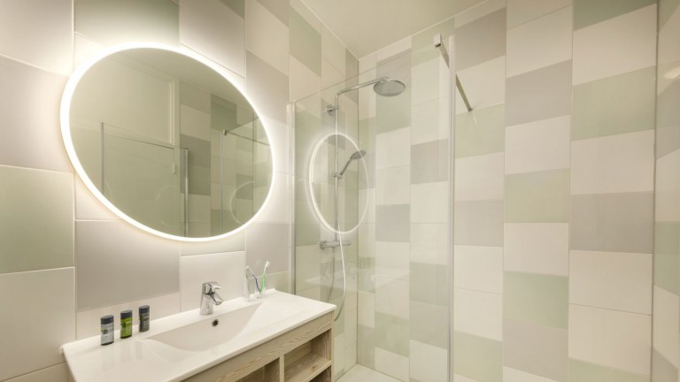 Badkamer - Center Parcs Het Heijderbos - Hotel