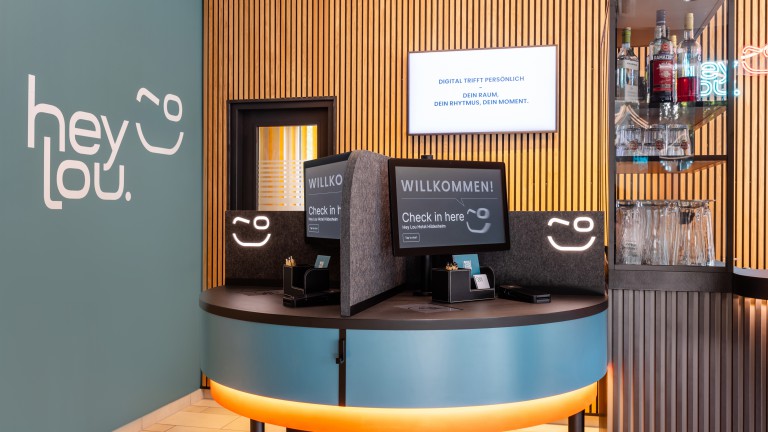 Self check in - Hey Lou Hotel Hildesheim