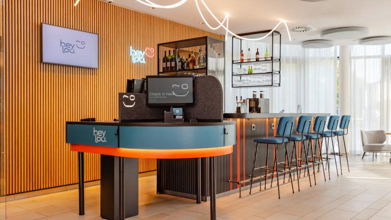 Self check in en bar - Hey Lou Hotel Hildesheim