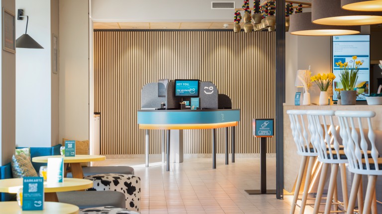 Self check in - Hey Lou Hotel Piding