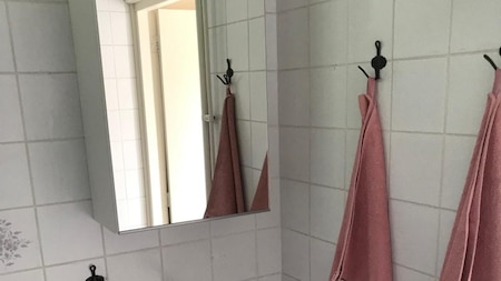 Badkamer - Vakantiepark de Kremmer Badkamer - Vakantiepark de Kremmer