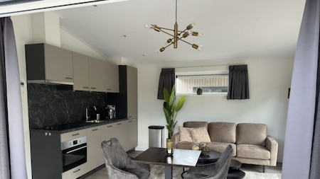 Woonkamer en keuken - Camping De Meeuw