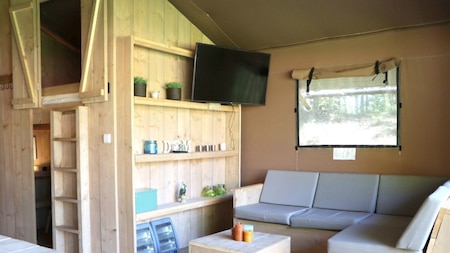 Woonkamer - Camping Ommerland