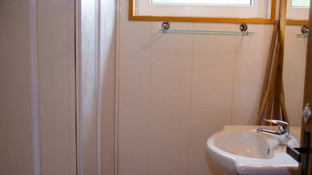 Badkamer - Vakantiepark Les Etoiles