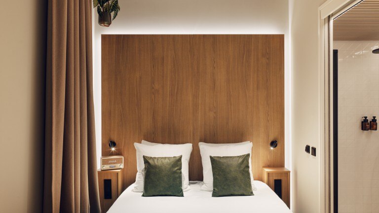 Basement street view room - Townhouse Hotel Den Haag