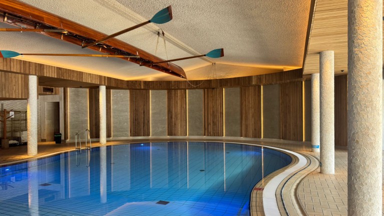 Zwembad - Van der Valk Hotel Tiel
