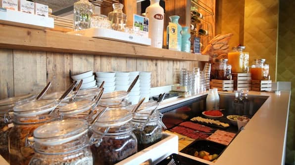 Ontbijtbuffet - Beach Hotel Bergen aan Zee