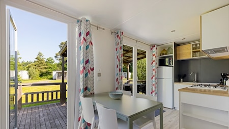 Keuken - RCN Vakantiepark de RoggebergWoonkamer - RCN Vakantiepark de Roggeberg Keuken - RCN Vakantiepark de RoggebergWoonkamer - RCN Vakantiepark de Roggeberg