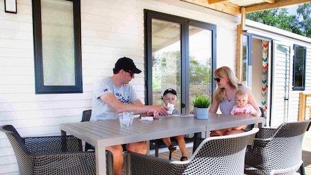 Terras - RCN Vakantiepark de Roggeberg Terras - RCN Vakantiepark de Roggeberg