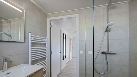 Badkamer - RCN Vakantiepark de Roggeberg Badkamer - RCN Vakantiepark de Roggeberg