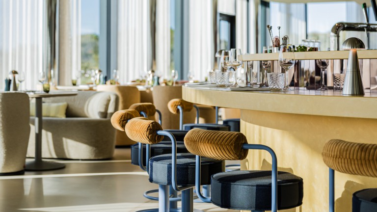 Bar - Carlton Beach Hotel