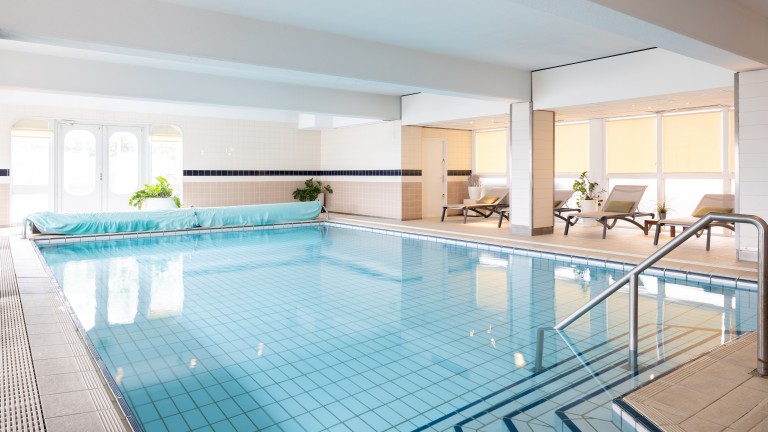 Zwembad - Carlton Beach Hotel