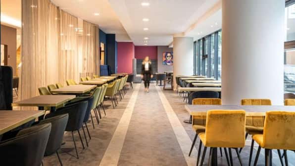 Ontbijtruimte - Elaya Hotel Oberhausen Ontbijtruimte - Elaya Hotel Oberhausen