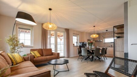 Woonkamer - HUB Resort Knuitershoek