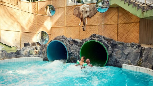 Glijbanen - Center Parcs Park de Haan Glijbanen - Center Parcs Park de Haan