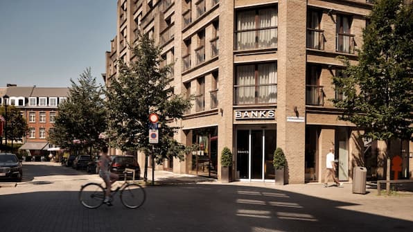 BANKS Antwerp - BANKS Antwerp BANKS Antwerp - BANKS Antwerp