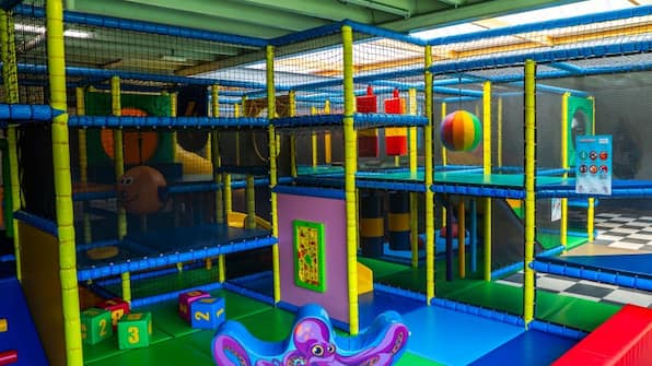 Indoor Speelparadijs - TopParken Recreatiepark 't Gelloo Indoor Speelparadijs - TopParken Recreatiepark 't Gelloo