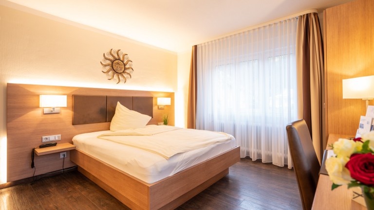 Tweepersoonskamer met balkon - Hotel Gasthaus Adler