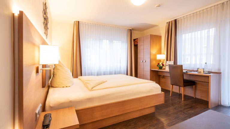 Tweepersoonskamer met balkon - Hotel Gasthaus Adler