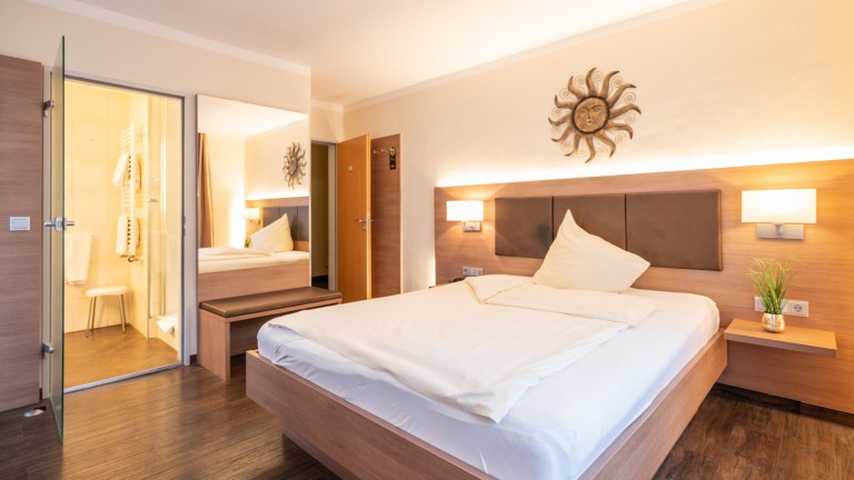 Tweepersoonskamer met balkon - Hotel Gasthaus Adler