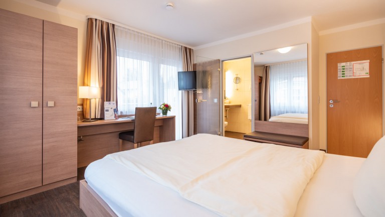 Tweepersoonskamer met balkon - Hotel Gasthaus Adler