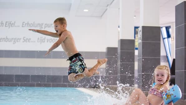 Zwembad - Roompot Eifelpark Kronenburger See Zwembad - Roompot Eifelpark Kronenburger See