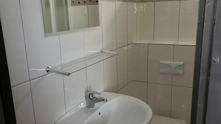 Badkamer - Vakantiepark De Kremmer Badkamer - Vakantiepark De Kremmer