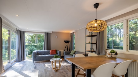 Woonkamer - Bungalowpark Het Verscholen Dorp