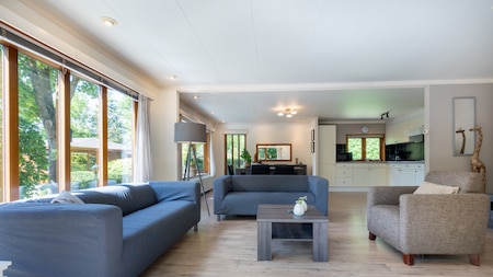 Woonkamer - Bungalowpark Het Verscholen Dorp