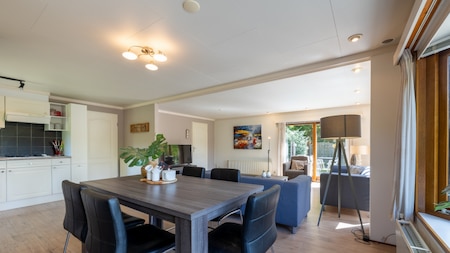 Woonkamer - Bungalowpark Het Verscholen Dorp