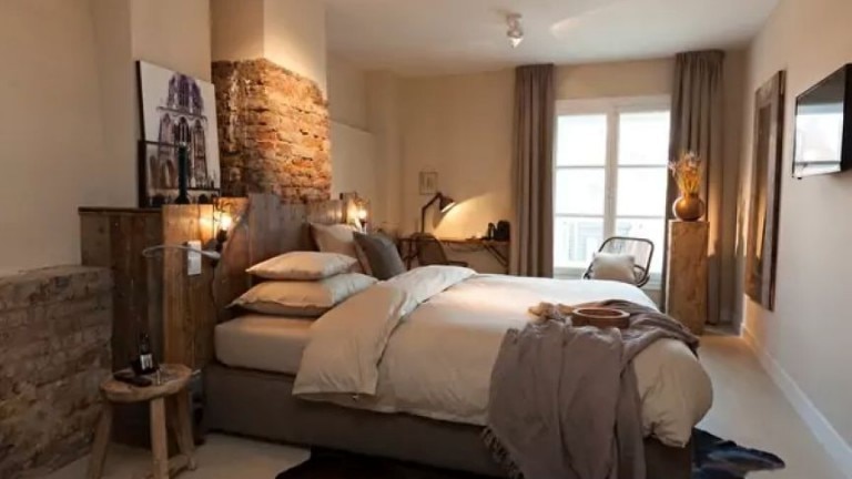 Family connecting room- Mother Goose Hote