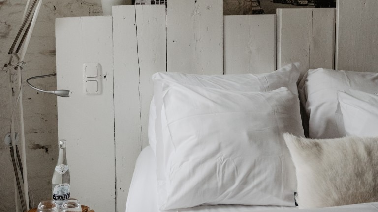 Medium room - Mother Goose Hotel