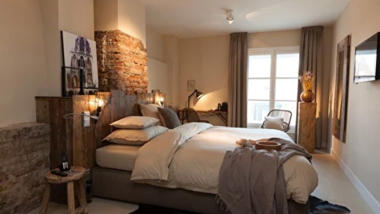  Large room - Mother Goose Hotel