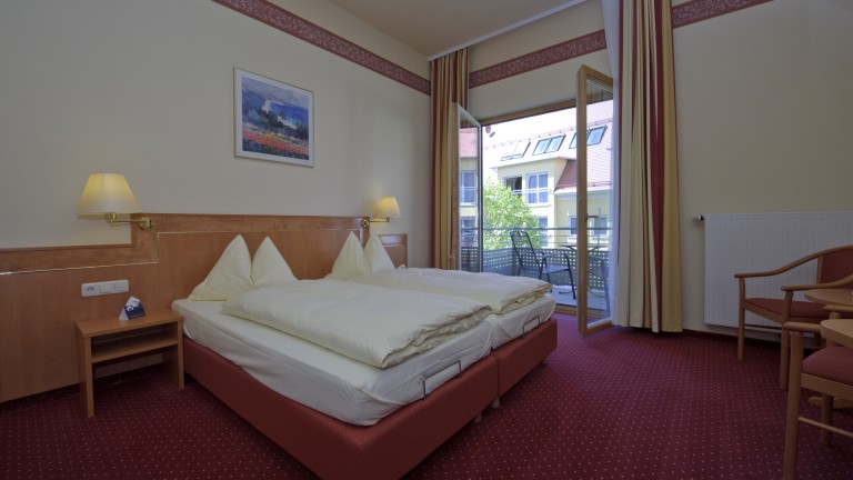 Tweepersoonskamer met balkon - Hotel Adlerbräu