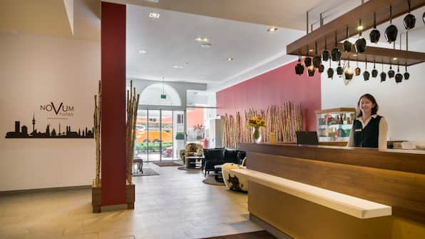 Receptie - Sure Hotel by Best Western München Hauptbahnhof Receptie - Sure Hotel by Best Western München Hauptbahnhof