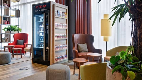 Bistrobox lobby - IntercityHotel Duisburg Bistrobox lobby - IntercityHotel Duisburg