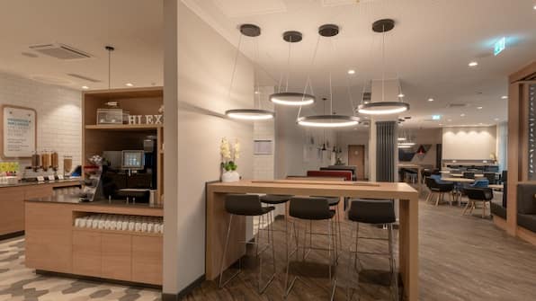 Ontbijtruimte - Holiday Inn Express Munich North