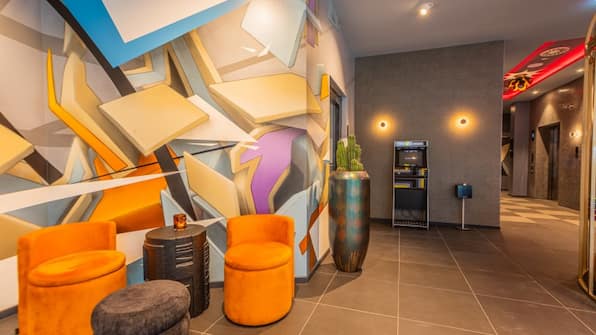 Lounge - NYX Hotel Hamburg Lounge - NYX Hotel Hamburg